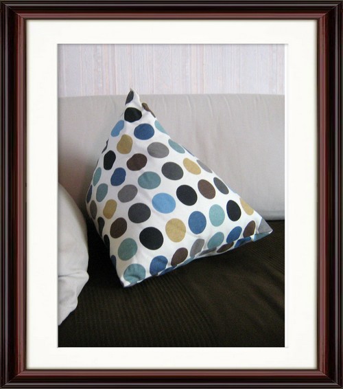 Coussin &agrave; pois